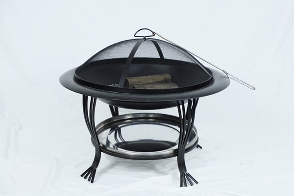 Fire pit with cooking grid