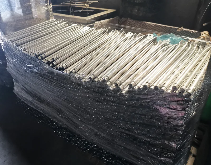 Charcoal grill leg